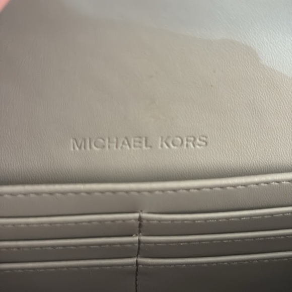 Michael Kors Fulton large Gray Leather Wallet / Flap Closure lots of space NWOT - Picture 9 of 17